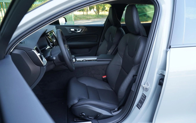 Volvo V60 cena 222967 przebieg: 1, rok produkcji 2023 z Chojnice małe 352